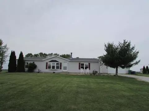 2561 E 500 S, La Porte, IN 46350 photo 1