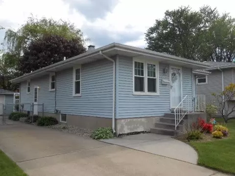 1007 W Pine Pl, Griffith, IN 46319 photo 3