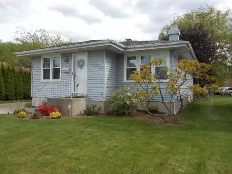 1007 W Pine Pl, Griffith, IN 46319 photo 1