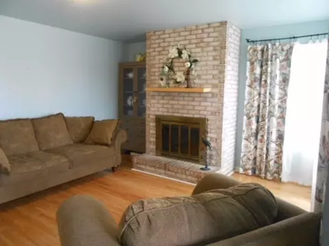 1007 W Pine Pl, Griffith, IN 46319 photo 9