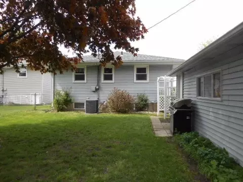 1007 W Pine Pl, Griffith, IN 46319 photo 6