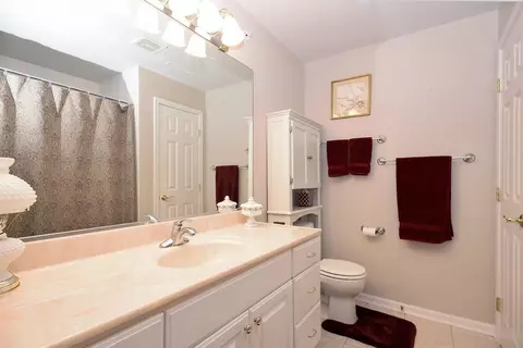 1624 White Oak Cir #2D, Munster, IN 46321 photo 8
