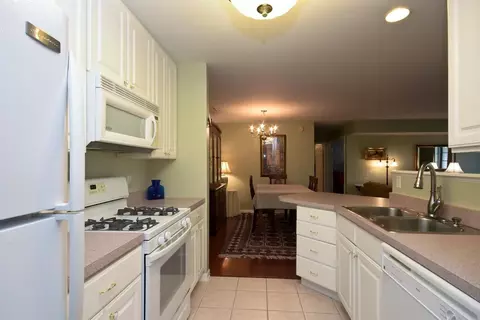1624 White Oak Cir #2D, Munster, IN 46321 photo 4