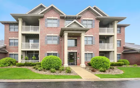 1624 White Oak Cir #2D, Munster, IN 46321 photo 1