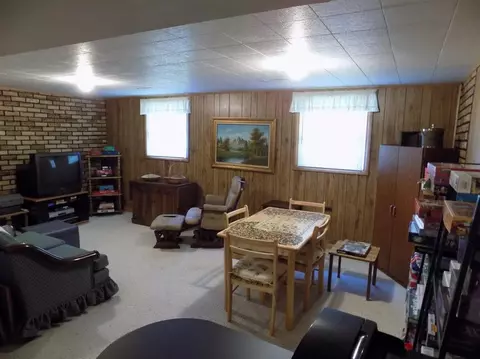 1006 E Ash Pl, Griffith, IN 46319 photo 6