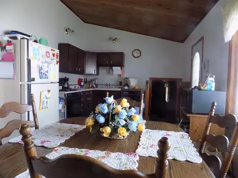 1006 E Ash Pl, Griffith, IN 46319 photo 2