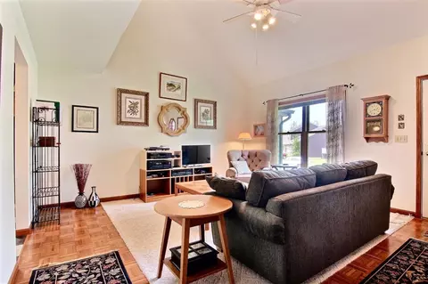 155 Pheasant Run, Porter, IN 46304 photo 4