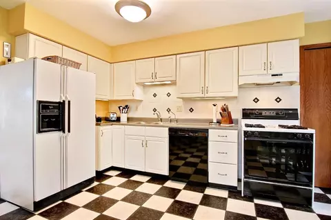 155 Pheasant Run, Porter, IN 46304 photo 6