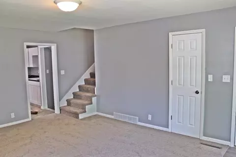 8144 E 4th Pl, Highland, IN 46322 photo 2