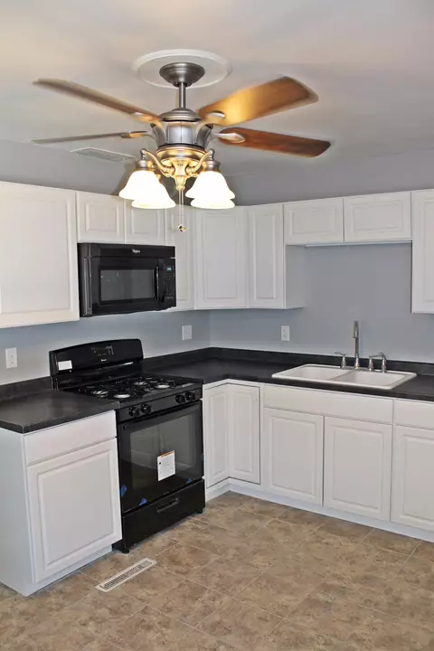 8144 E 4th Pl, Highland, IN 46322 photo 5