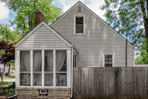 219 N Harvey St, Griffith, IN 46319 photo 6
