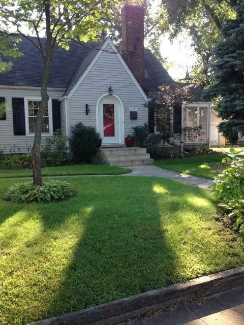 219 N Harvey St, Griffith, IN 46319 photo 2