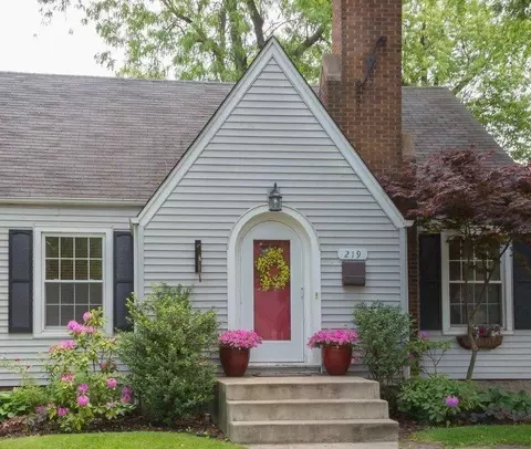 219 N Harvey St, Griffith, IN 46319 photo 3