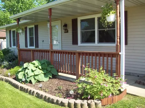 817 Apache Ln, Lowell, IN 46356 photo 2