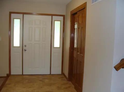 1810 Oak St, Griffith, IN 46319 photo 2