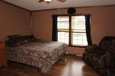 137 W 1000, Wheatfield, IN 46392 photo 6