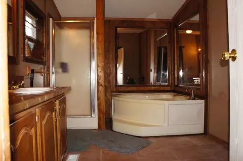 137 W 1000, Wheatfield, IN 46392 photo 8