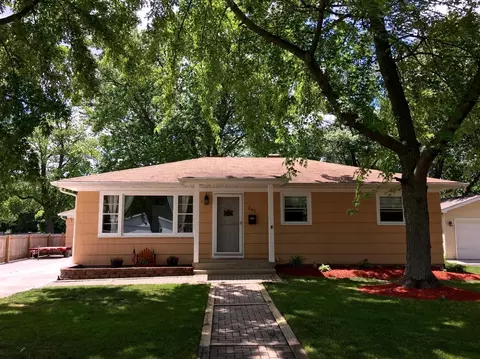 345 Maple Ln, Crown Point, IN 46307 photo 1