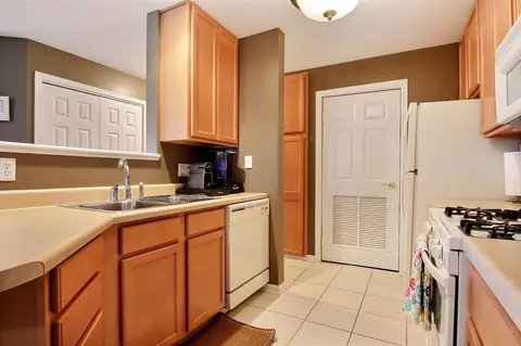 604 Cambridge Ct #2D, Munster, IN 46321 photo 8