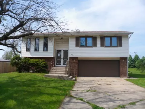 410 E 34th Ct, Griffith, IN 46319 photo 1
