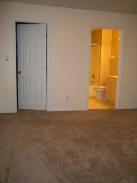 2720 Georgetowne Dr #D-2, Highland, IN 46322 photo 9