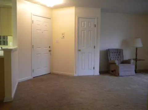 2720 Georgetowne Dr #D-2, Highland, IN 46322 photo 3