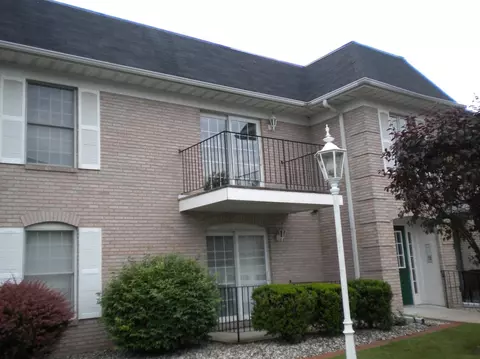 2720 Georgetowne Dr #D-2, Highland, IN 46322 photo 6