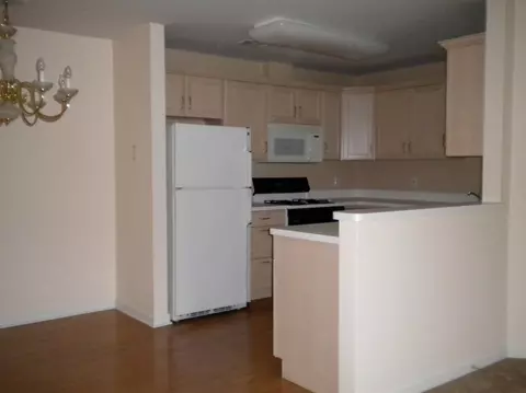 2720 Georgetowne Dr #D-2, Highland, IN 46322 photo 2