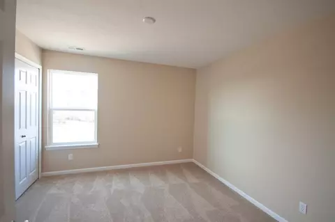 2106 Wicklow Dr, Valparaiso, IN 46385 photo 10