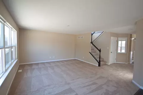 2106 Wicklow Dr, Valparaiso, IN 46385 photo 6