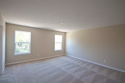 2106 Wicklow Dr, Valparaiso, IN 46385 photo 7