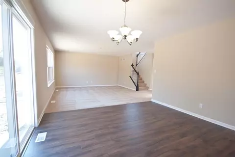 2106 Wicklow Dr, Valparaiso, IN 46385 photo 5