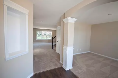 2106 Wicklow Dr, Valparaiso, IN 46385 photo 2