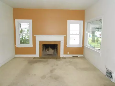 331 Taft St, Gary, IN 46404 photo 4