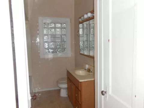 331 Taft St, Gary, IN 46404 photo 5