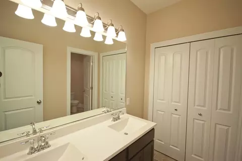 2450 Naples Dr, Valparaiso, IN 46385 photo 7