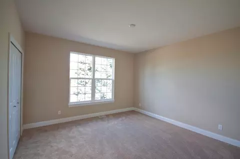 2450 Naples Dr, Valparaiso, IN 46385 photo 10