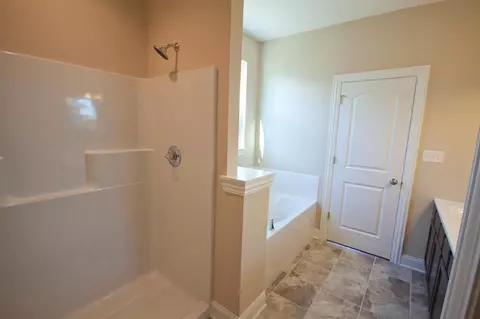 2450 Naples Dr, Valparaiso, IN 46385 photo 8