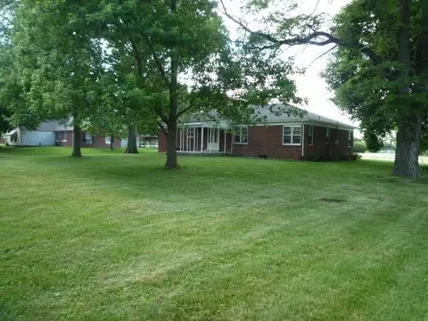 417 E Main St, Brook, IN 47922 photo 9