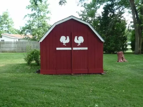 417 E Main St, Brook, IN 47922 photo 5