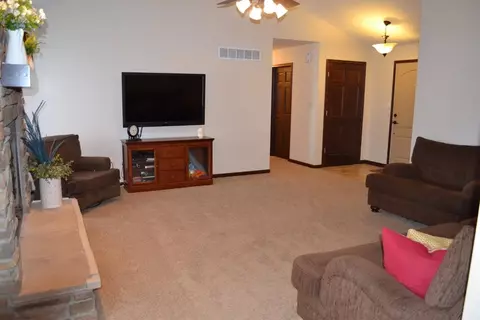 1157 Kinner Dr, Burns Harbor, IN 46304 photo 7