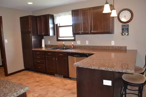 1157 Kinner Dr, Burns Harbor, IN 46304 photo 9
