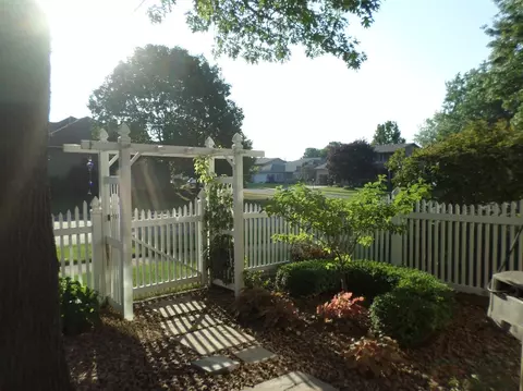 441 Cambridge Rd, Griffith, IN 46319 photo 4