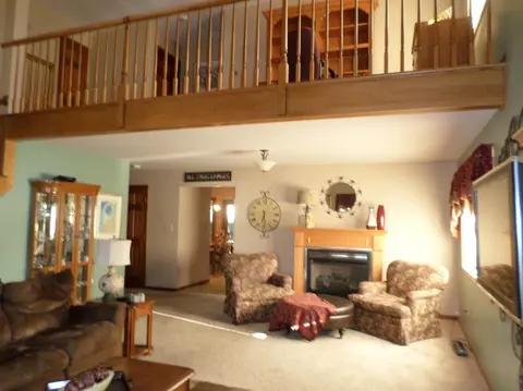 441 Cambridge Rd, Griffith, IN 46319 photo 5