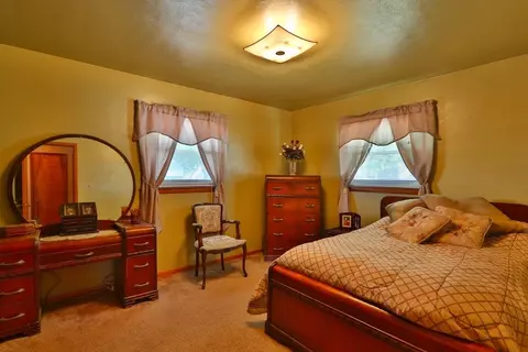 609 N Jay St, Griffith, IN 46319 photo 5