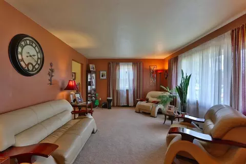 609 N Jay St, Griffith, IN 46319 photo 2