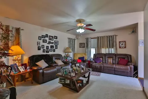 601 E Ash Pl, Griffith, IN 46319 photo 5