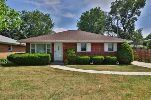 601 E Ash Pl, Griffith, IN 46319 photo 1
