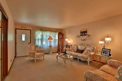 601 E Ash Pl, Griffith, IN 46319 photo 3