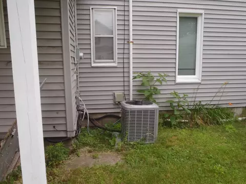 307 W Davis St, Hamlet, IN 46532 photo 3